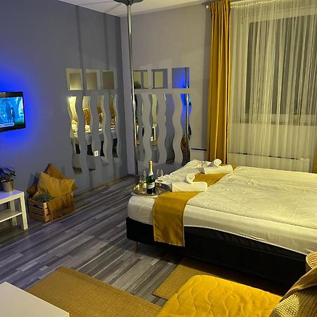 7 Days Apartment Makó 外观 照片